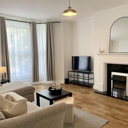 New Apartment In Town Centre Борнмут Екстер'єр фото