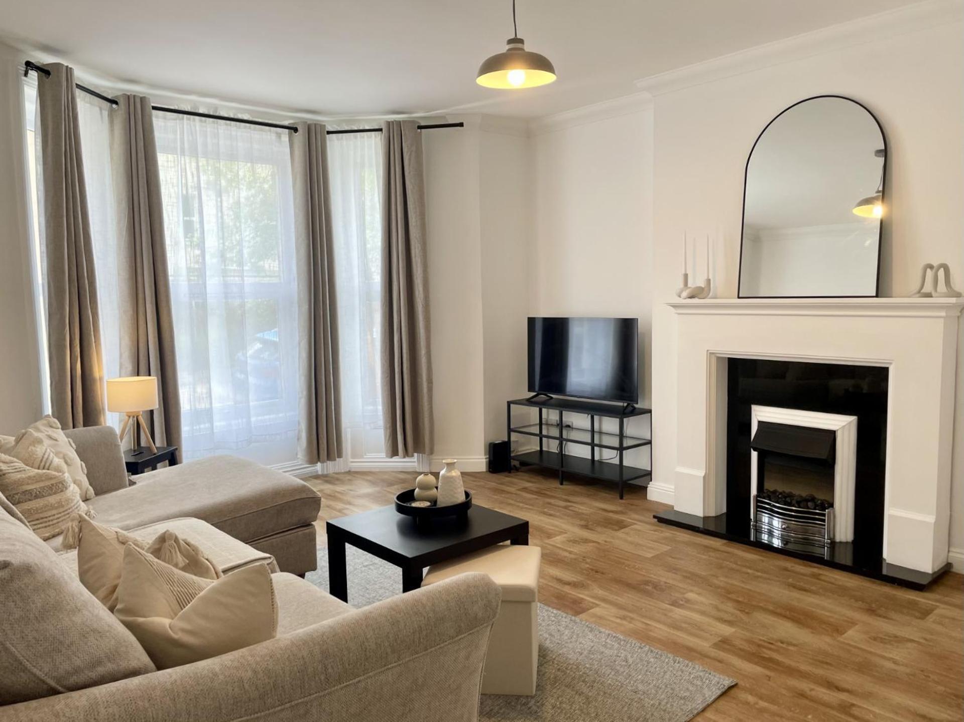 New Apartment In Town Centre Борнмут Екстер'єр фото